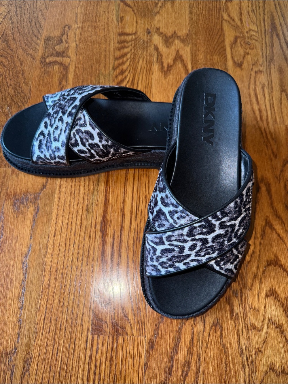 Dkny Leopard Print Crisscross Slide Sandals in Black and Gray